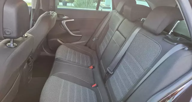 OPEL Insignia 2.0 CDTI Sports Tourer 4x4 Automatik Design Edition