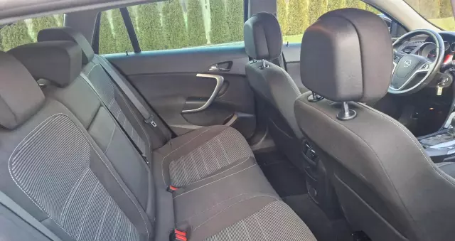 OPEL Insignia 2.0 CDTI Sports Tourer 4x4 Automatik Design Edition