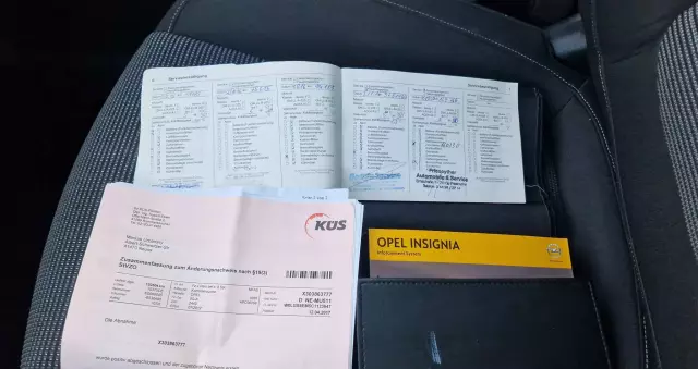 OPEL Insignia 2.0 CDTI Sports Tourer 4x4 Automatik Design Edition