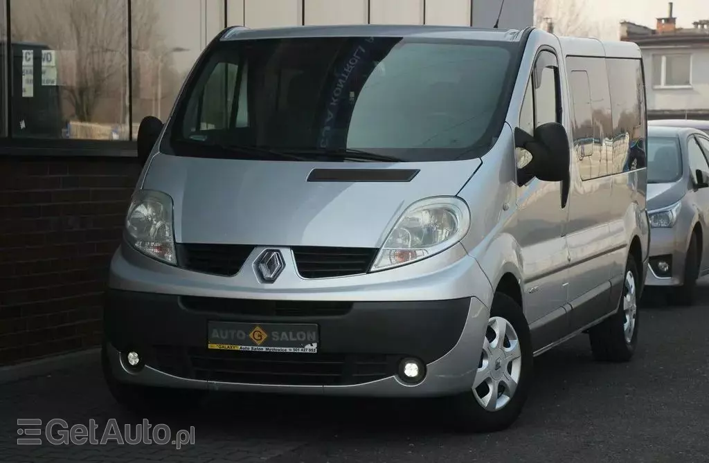 RENAULT Trafic 