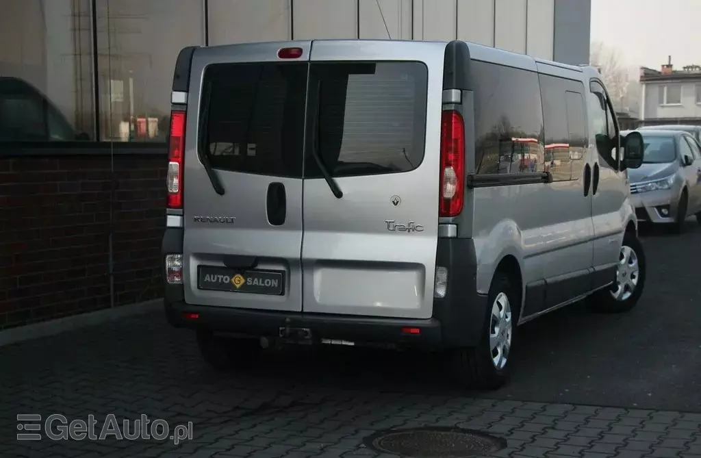 RENAULT Trafic 