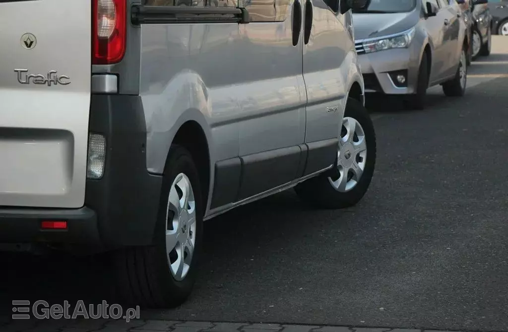 RENAULT Trafic 