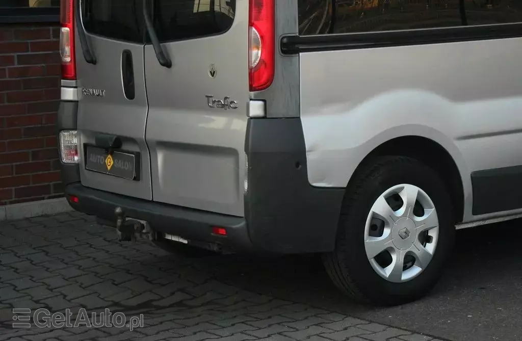 RENAULT Trafic 