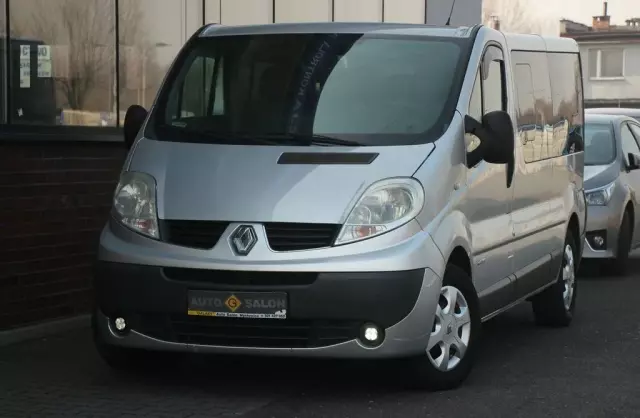 RENAULT Trafic 
