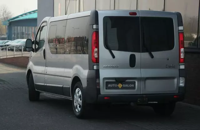RENAULT Trafic 