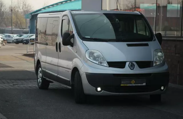 RENAULT Trafic 