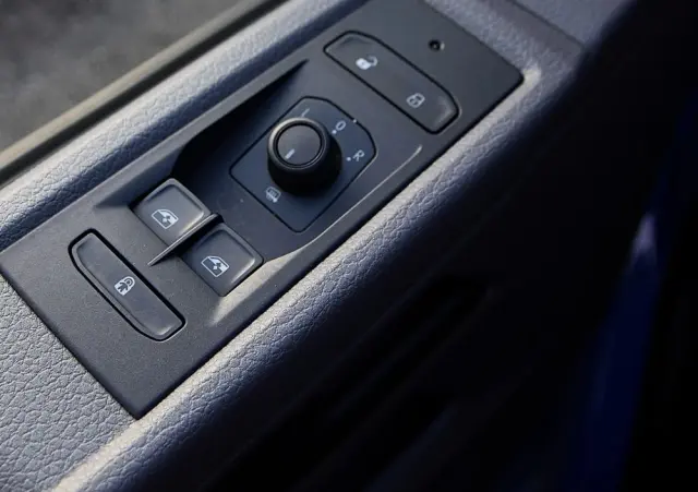 VOLKSWAGEN Transporter T6.1 Lang