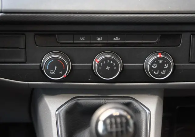 VOLKSWAGEN Transporter T6.1 Lang