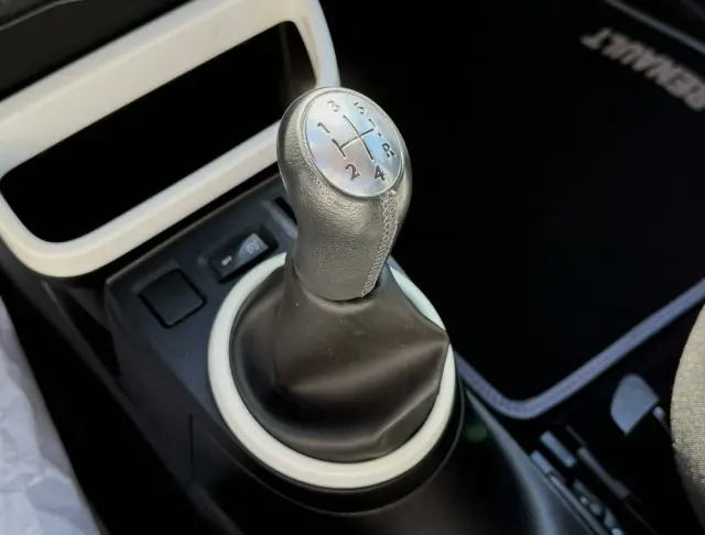 RENAULT Twingo SCe 70 LIMITED 2018