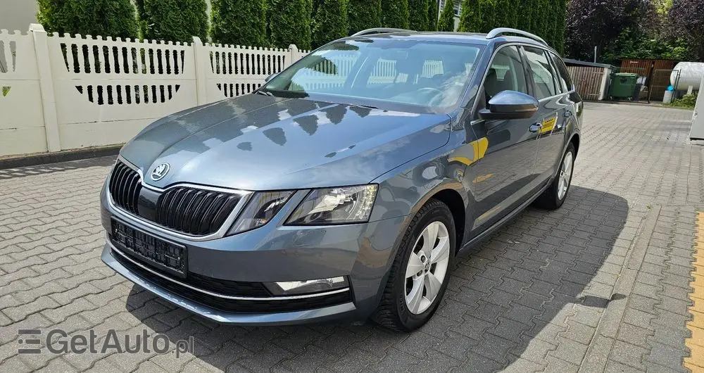 SKODA Octavia 1.6 TDI Ambition DSG