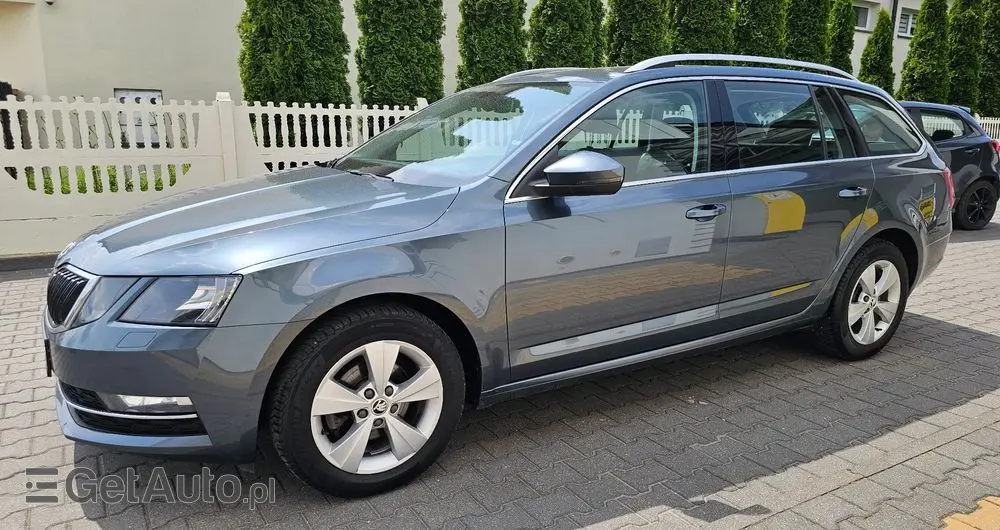 SKODA Octavia 1.6 TDI Ambition DSG