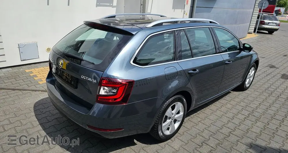 SKODA Octavia 1.6 TDI Ambition DSG