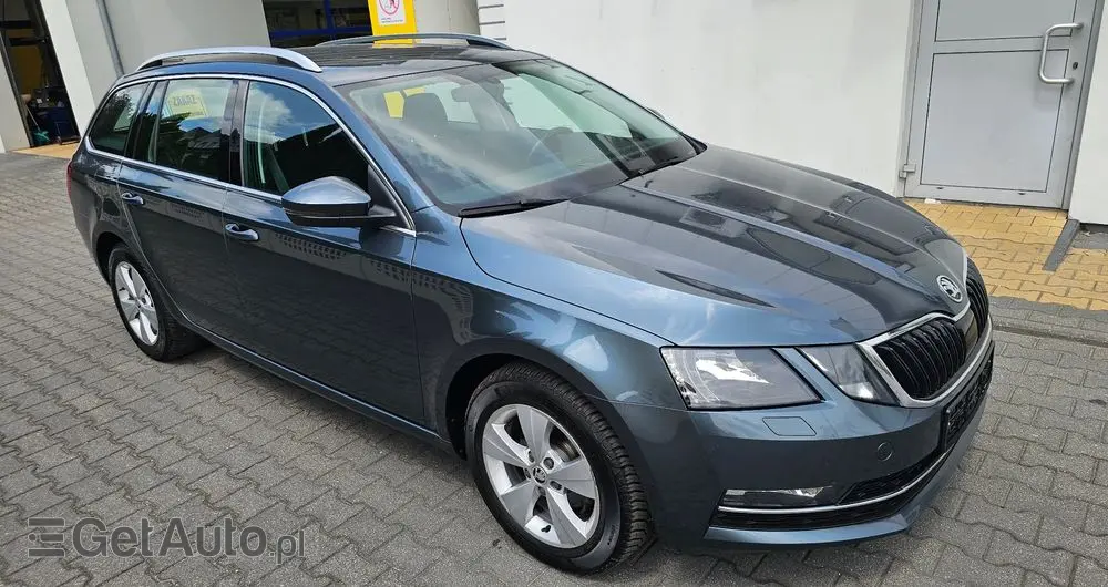 SKODA Octavia 1.6 TDI Ambition DSG