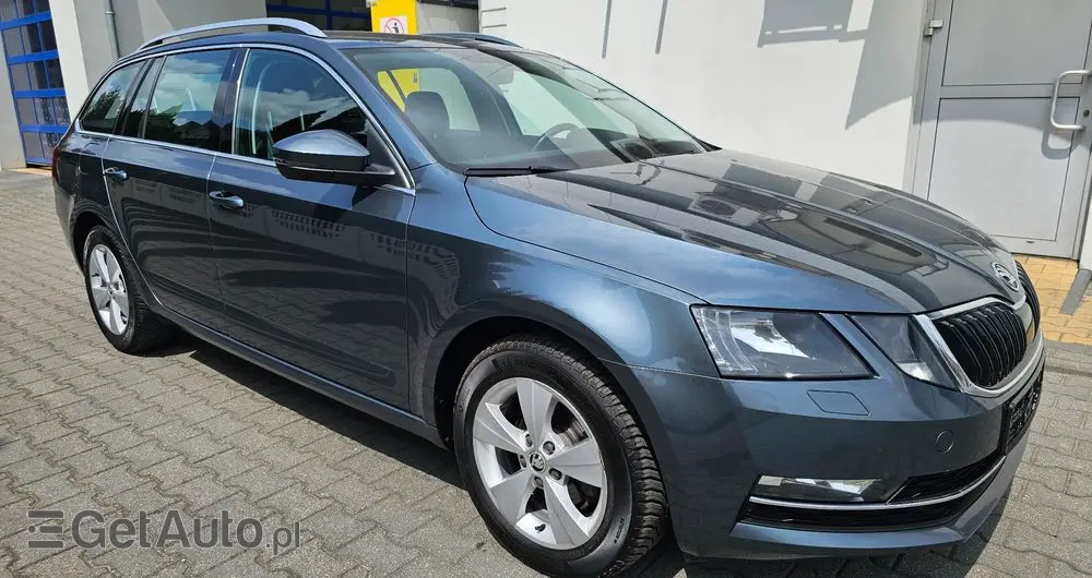 SKODA Octavia 1.6 TDI Ambition DSG