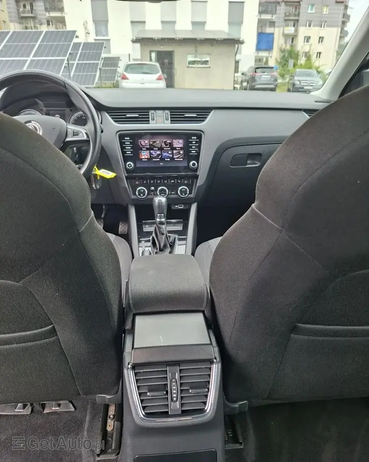 SKODA Octavia 1.6 TDI Ambition DSG