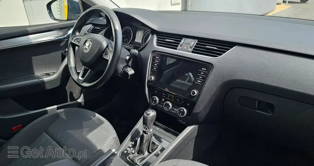SKODA Octavia 1.6 TDI Ambition DSG