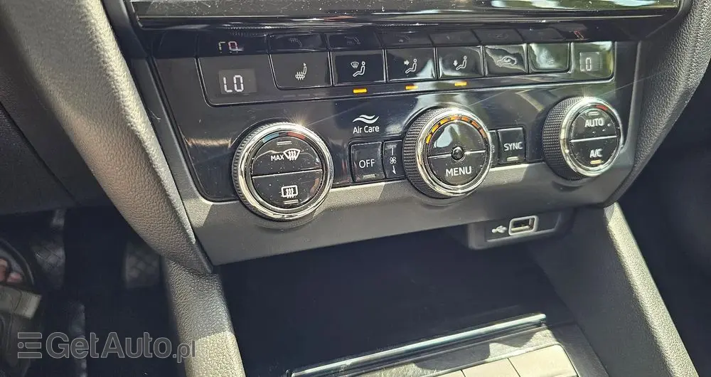 SKODA Octavia 1.6 TDI Ambition DSG