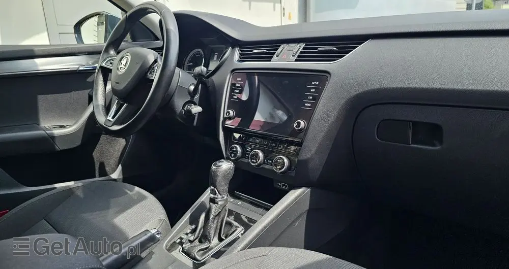 SKODA Octavia 1.6 TDI Ambition DSG