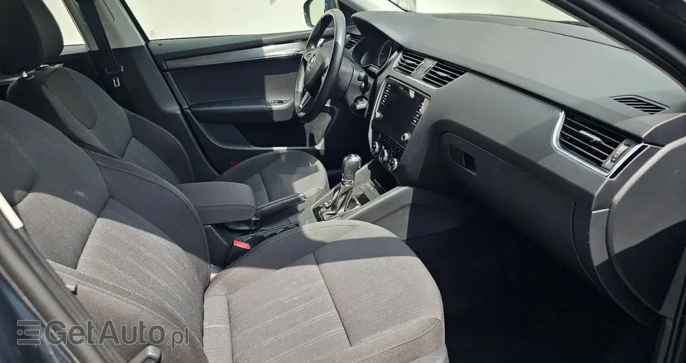 SKODA Octavia 1.6 TDI Ambition DSG