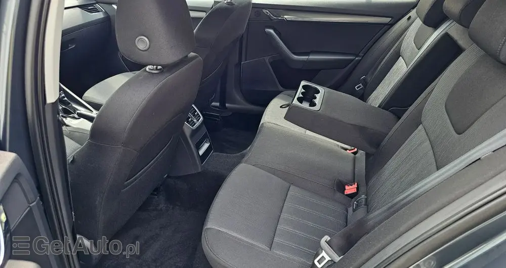 SKODA Octavia 1.6 TDI Ambition DSG