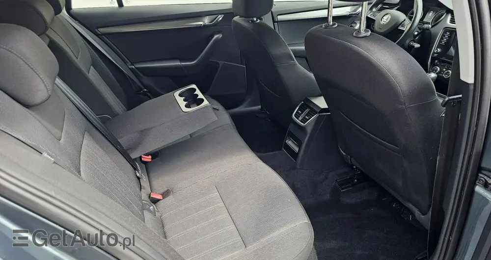 SKODA Octavia 1.6 TDI Ambition DSG