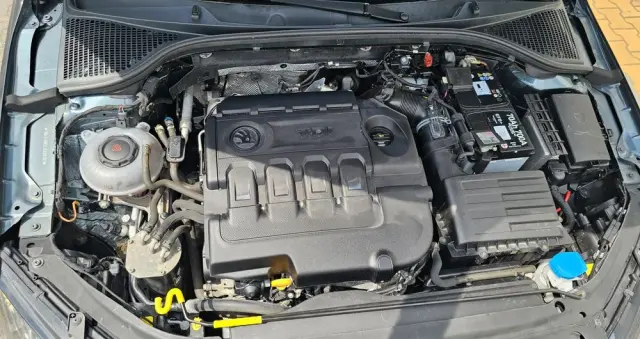 SKODA Octavia 1.6 TDI Ambition DSG