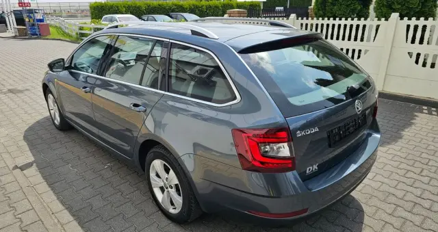 SKODA Octavia 1.6 TDI Ambition DSG