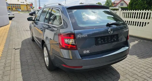 SKODA Octavia 1.6 TDI Ambition DSG