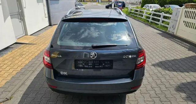 SKODA Octavia 1.6 TDI Ambition DSG