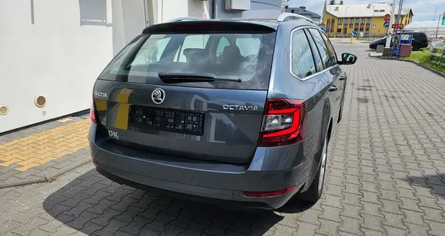 SKODA Octavia 1.6 TDI Ambition DSG