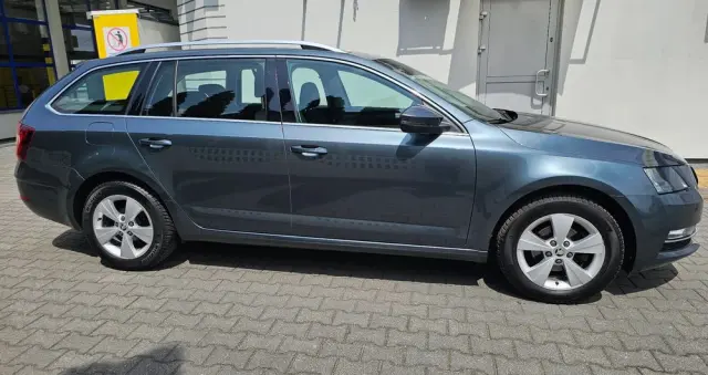 SKODA Octavia 1.6 TDI Ambition DSG