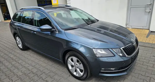 SKODA Octavia 1.6 TDI Ambition DSG