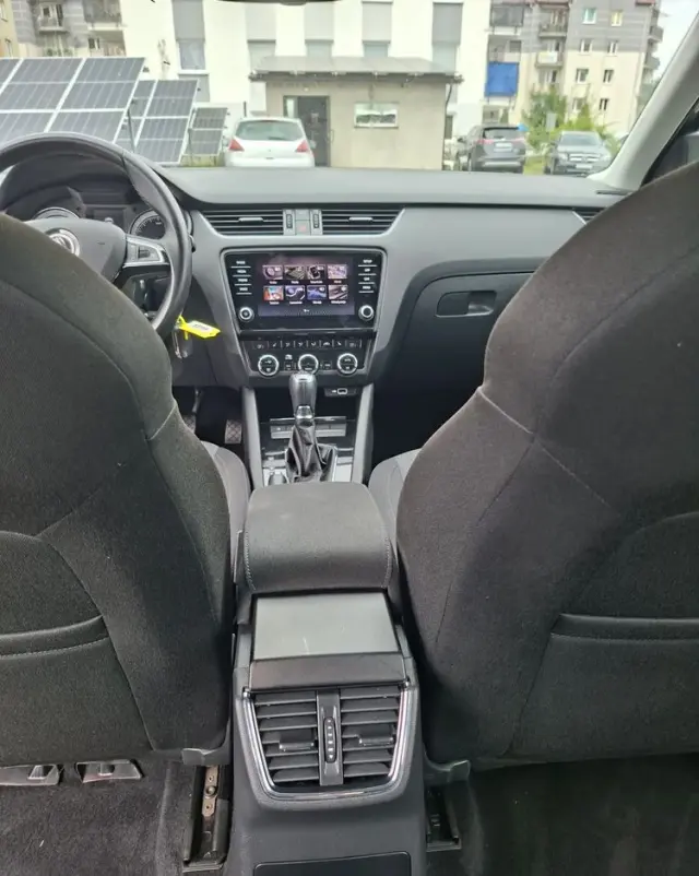 SKODA Octavia 1.6 TDI Ambition DSG