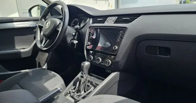 SKODA Octavia 1.6 TDI Ambition DSG