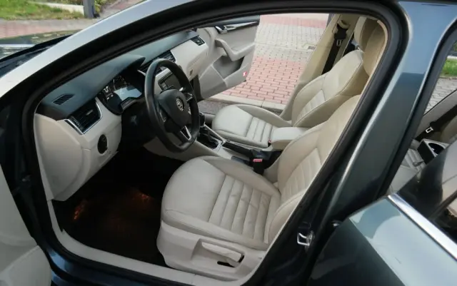 SKODA Octavia 1.8 TSI Style DSG