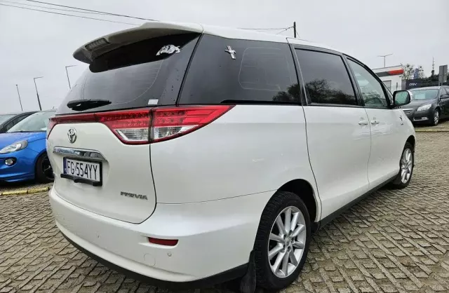 TOYOTA Previa 