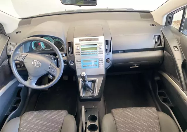 TOYOTA Corolla Verso 1.8 Gold 7os