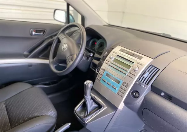 TOYOTA Corolla Verso 1.8 Gold 7os