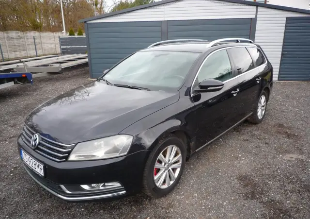 VOLKSWAGEN Passat 