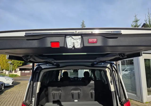 MERCEDES-BENZ Klasa V 250 (BlueTEC) d Avantgarde 7G-Tronic