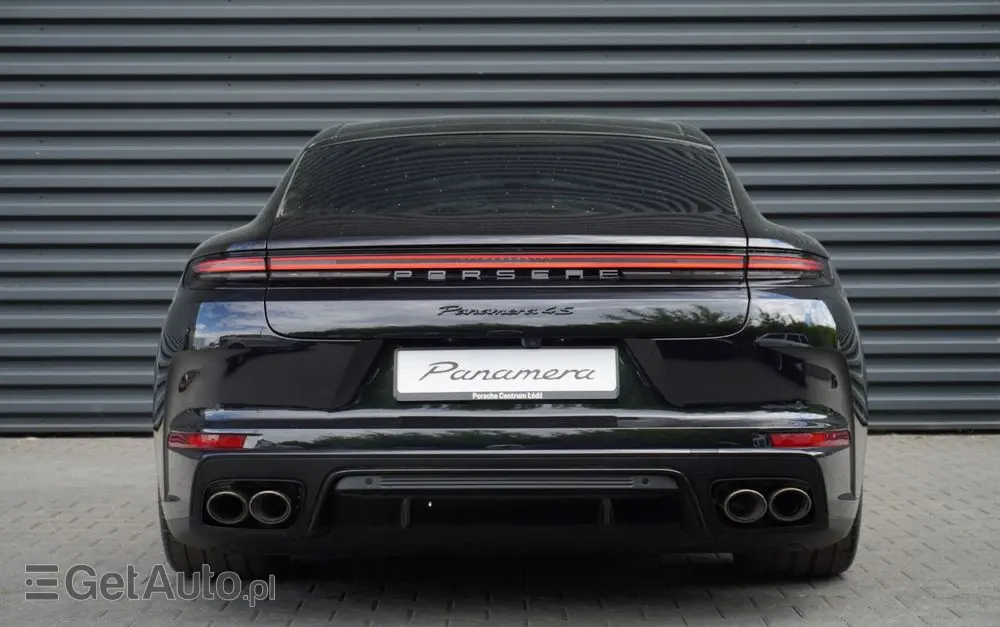 PORSCHE Panamera 