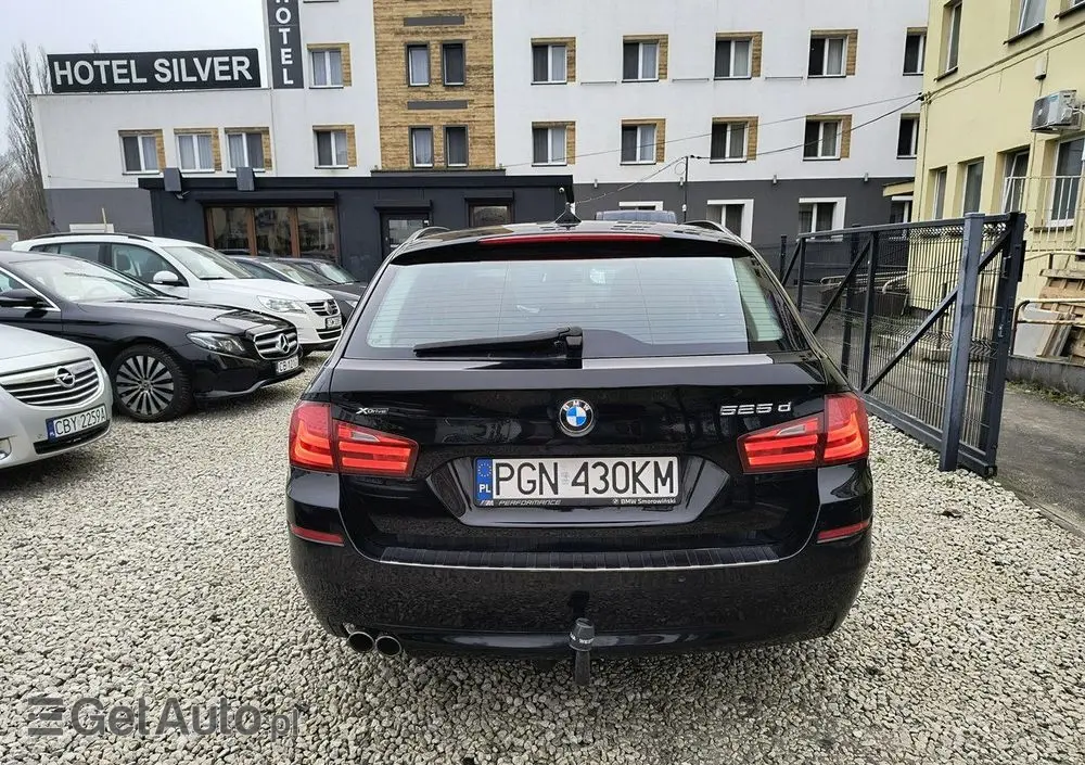 BMW Seria 5 525d xDrive Luxury Line