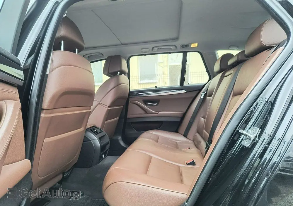 BMW Seria 5 525d xDrive Luxury Line