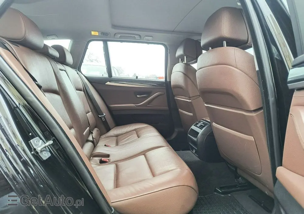 BMW Seria 5 525d xDrive Luxury Line