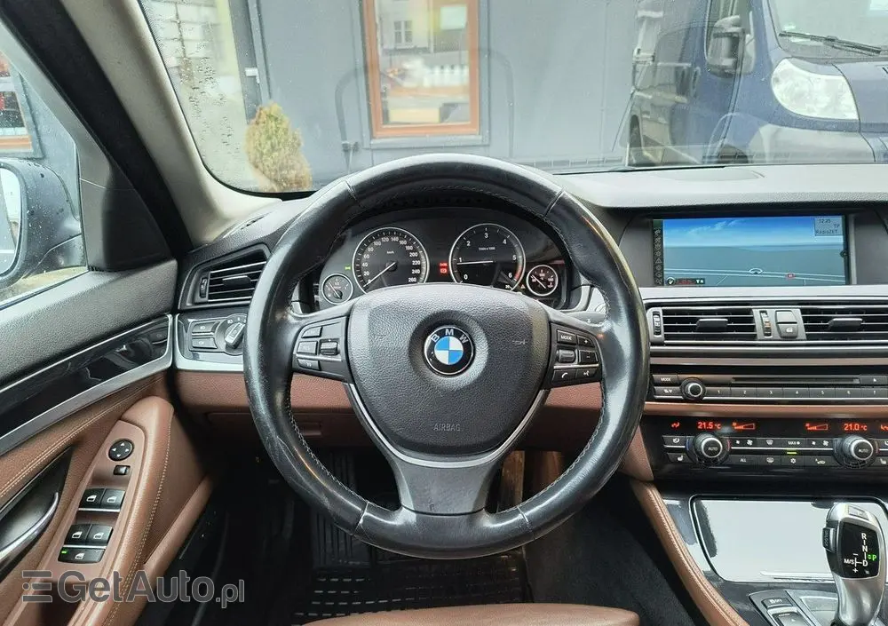 BMW Seria 5 525d xDrive Luxury Line