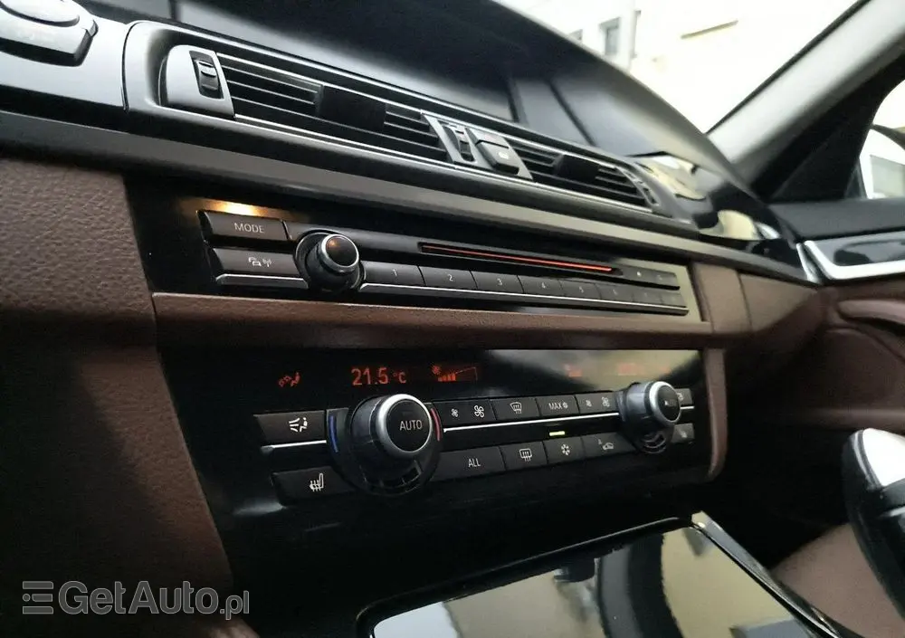 BMW Seria 5 525d xDrive Luxury Line