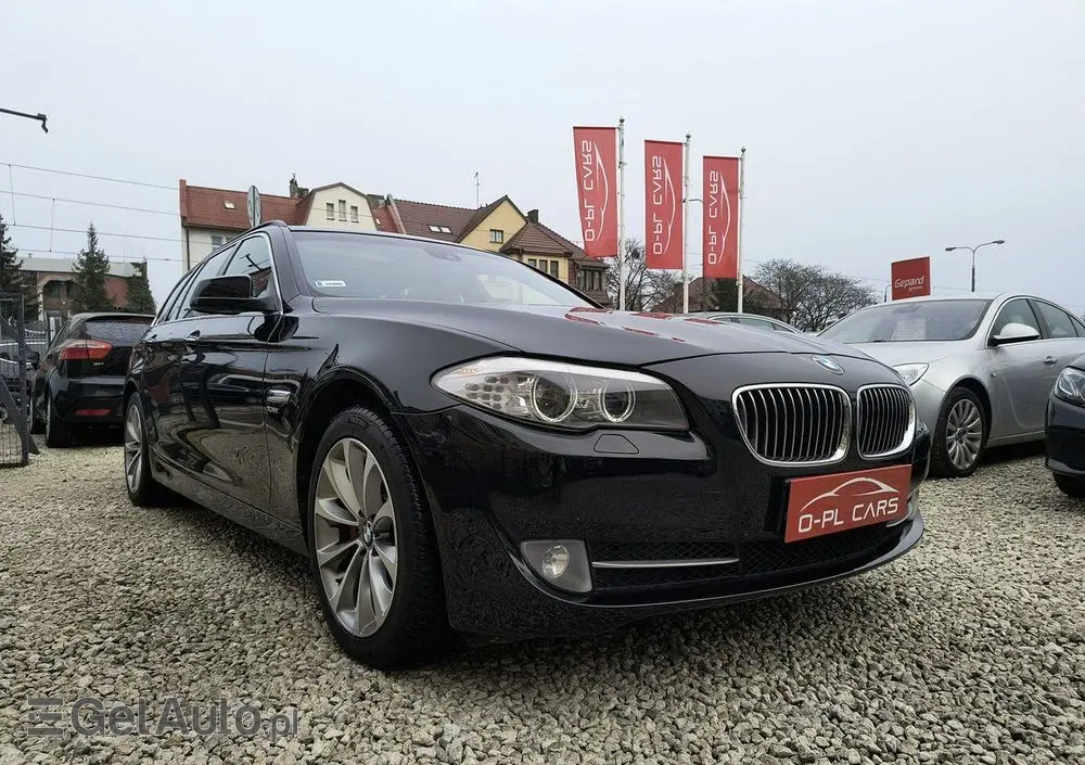 BMW Seria 5 525d xDrive Luxury Line
