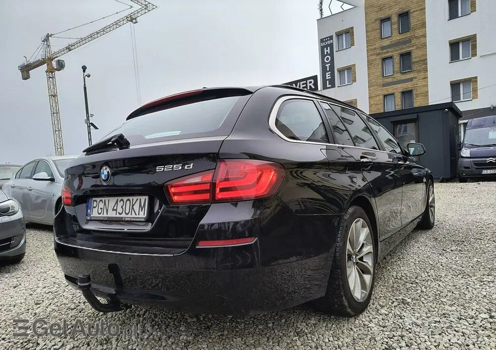 BMW Seria 5 525d xDrive Luxury Line