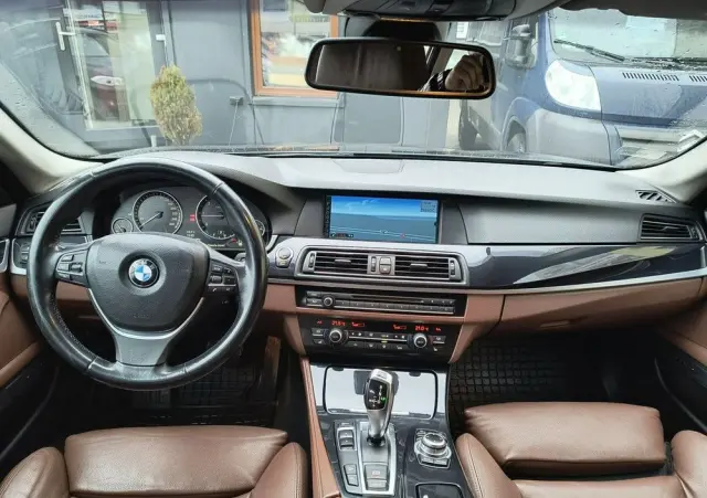 BMW Seria 5 525d xDrive Luxury Line