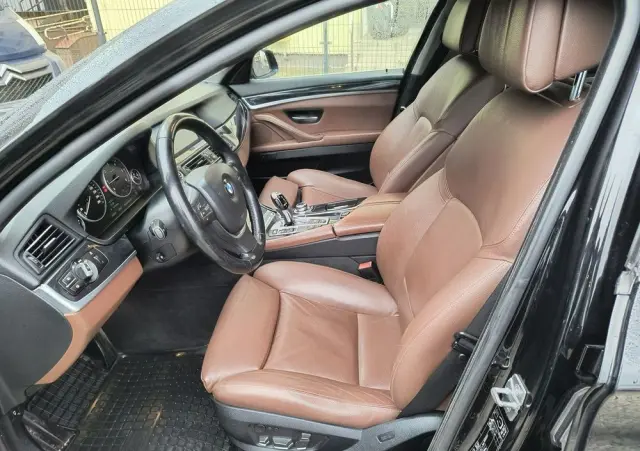 BMW Seria 5 525d xDrive Luxury Line